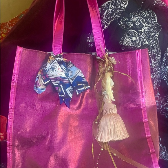 Gorgeous Juicy Couture tote bag so sparkly! Excellent used condition! - Picture 6 of 12